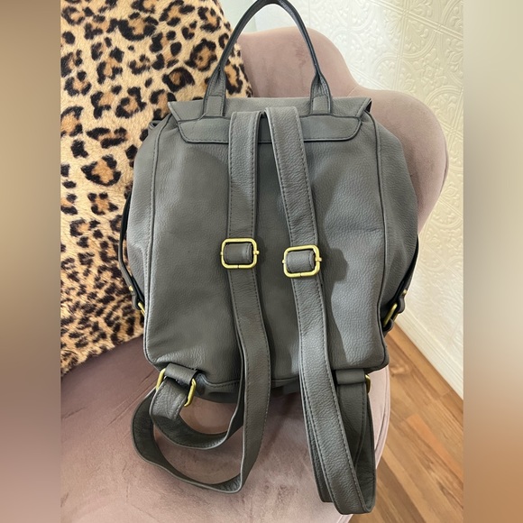 MERONA | Grey Backpack - Picture 3 of 4